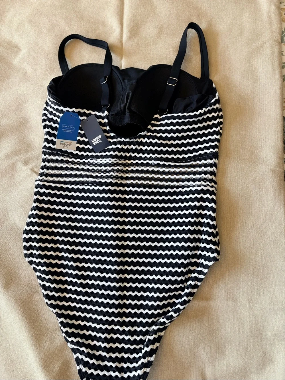 Lands End NWT Women’s Black & White Wave-Pattern One-Piece Swimsuit - Picture 3 of 4